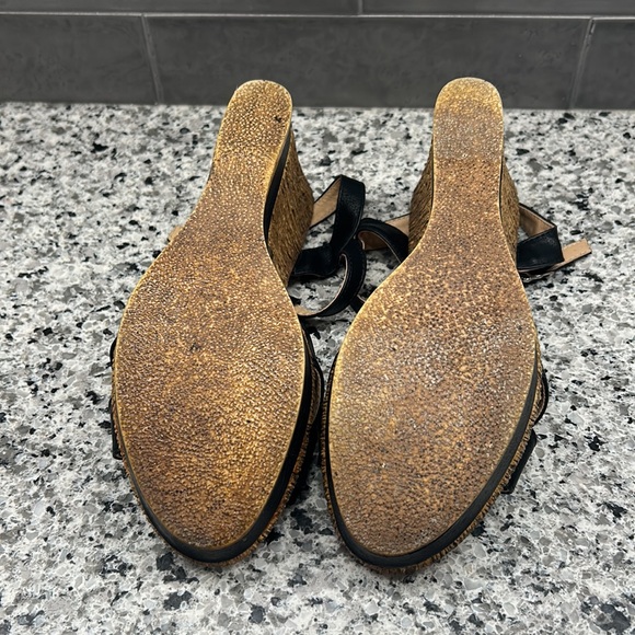 Refresh Wedge Sandals Size 9 but Fits like an 8 - Picture 4 of 9